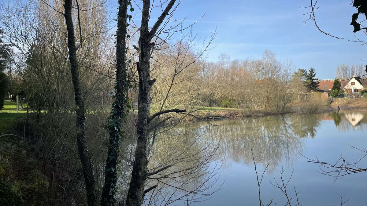 Terrain à COURVILLE-SUR-EURE