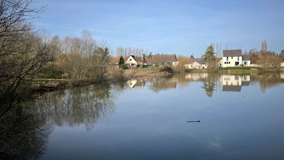 Terrain à COURVILLE-SUR-EURE