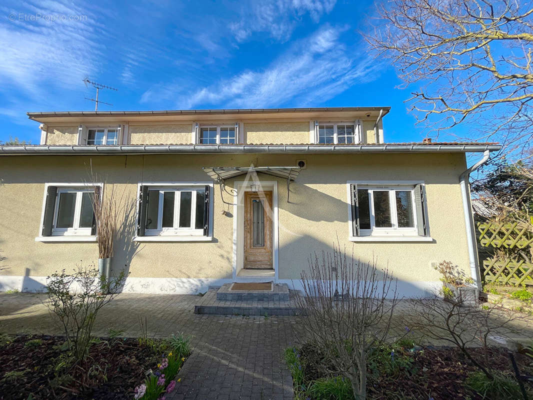 Maison à LE PERREUX-SUR-MARNE