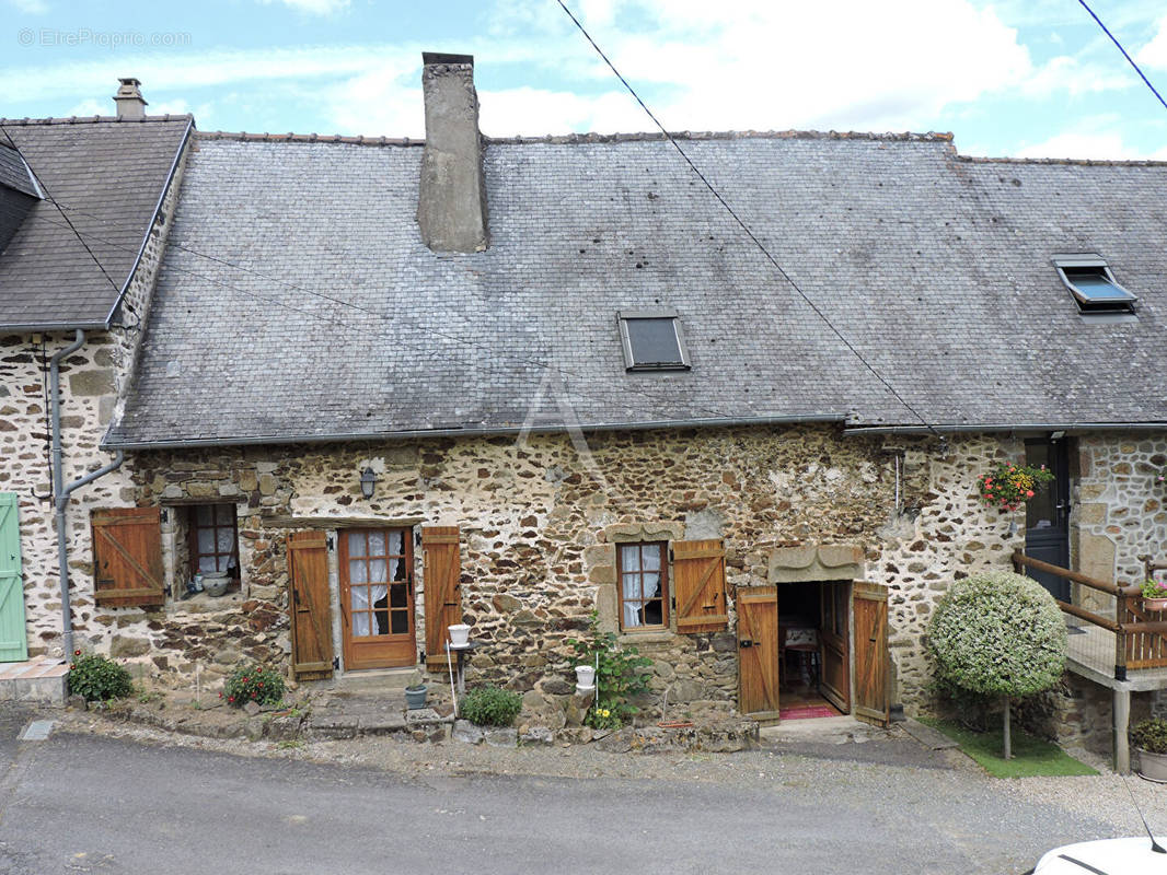 Maison à SAINT-FRAIMBAULT-DE-PRIERES