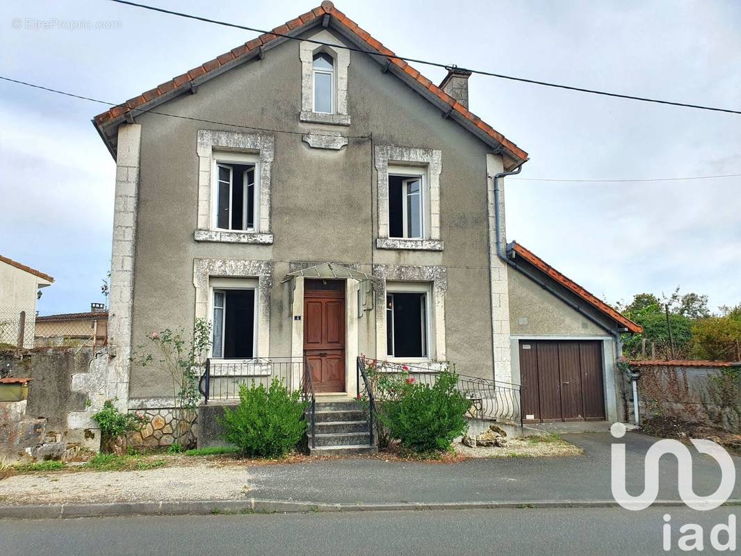 Photo 1 - Maison à CHASSENEUIL-SUR-BONNIEURE