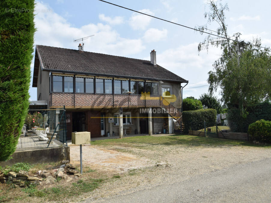 Maison à SERLEY