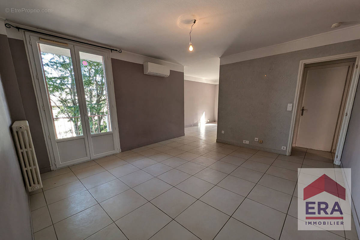 Appartement à BOURG-SAINT-ANDEOL