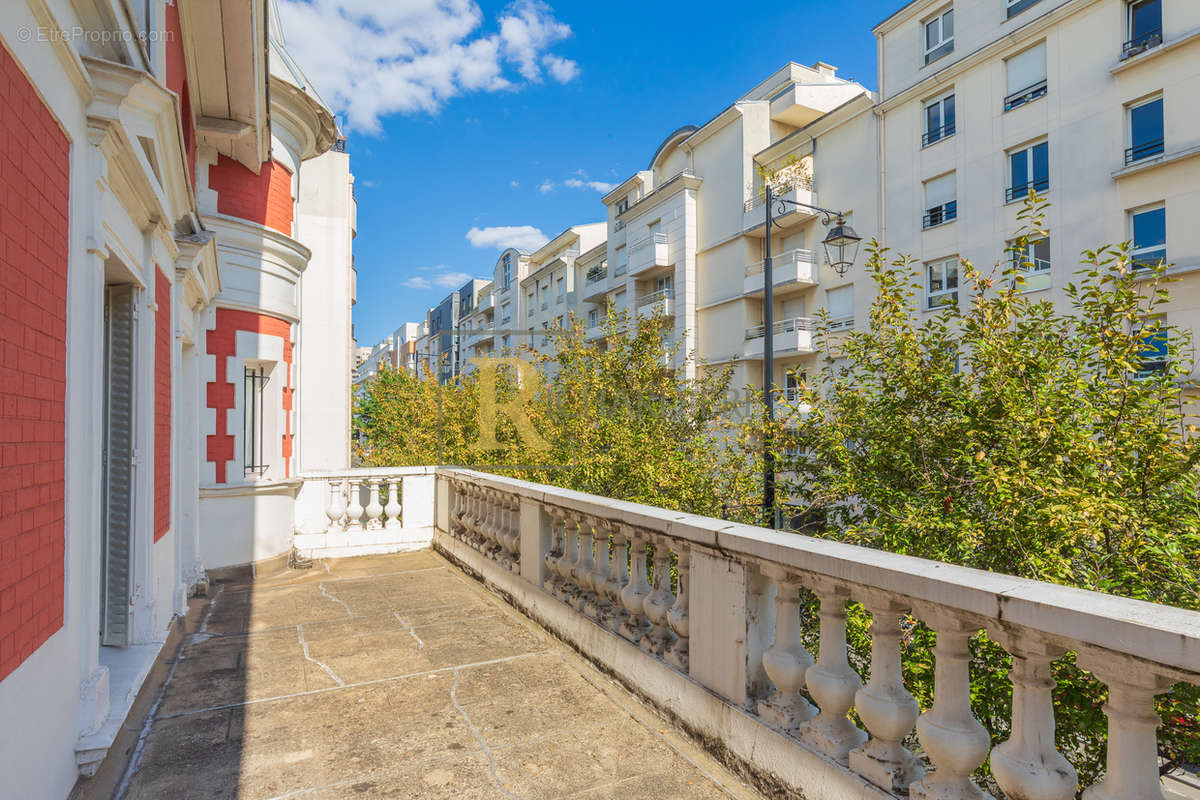 Maison à COURBEVOIE