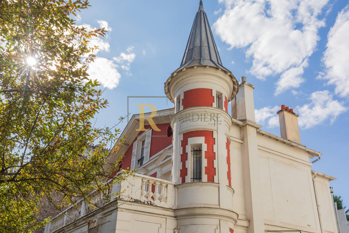 Maison à COURBEVOIE