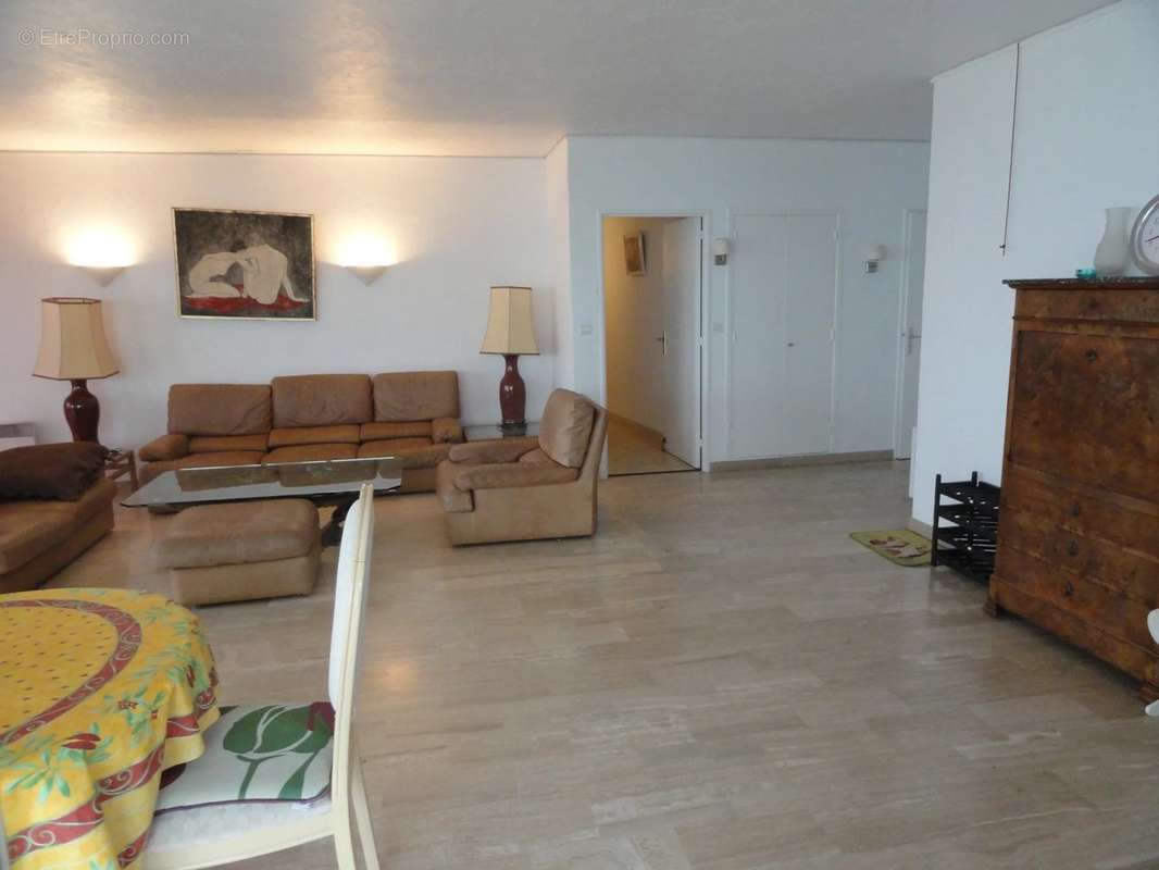 Appartement à VILLENEUVE-LOUBET