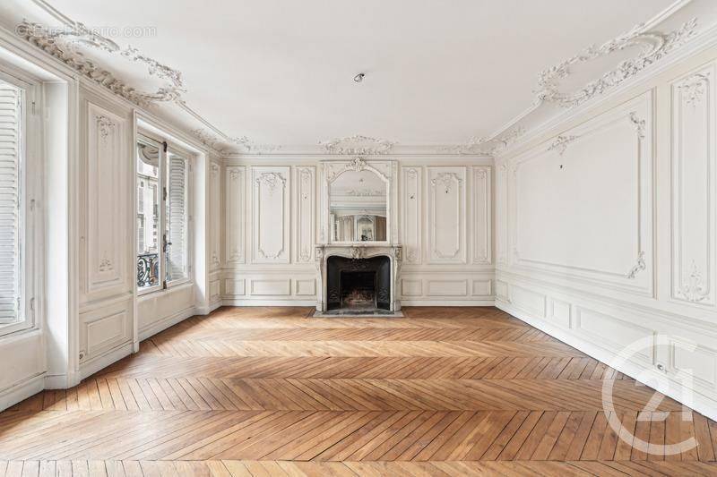 Appartement à NEUILLY-SUR-SEINE