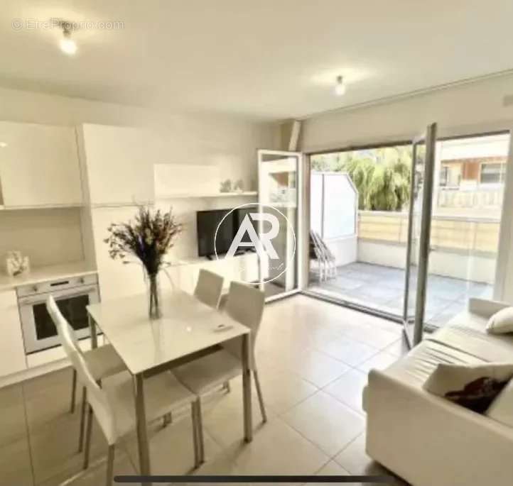 Appartement à ROQUEBRUNE-CAP-MARTIN