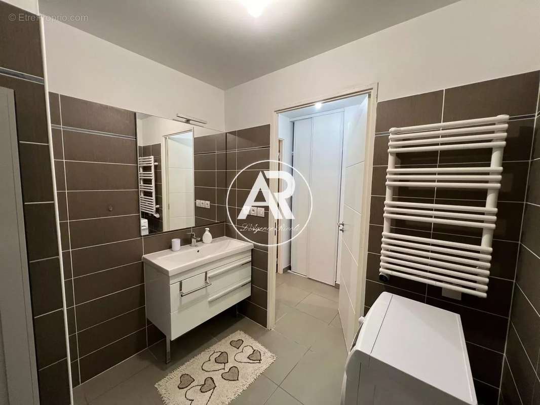 Appartement à ROQUEBRUNE-CAP-MARTIN