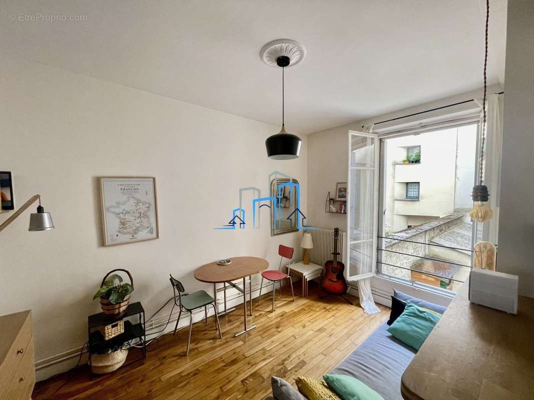 Appartement à PARIS-20E