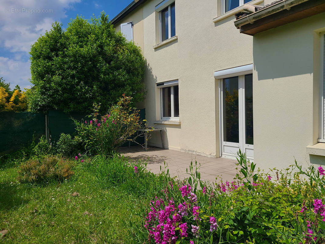 Maison à FONTENAY-LE-FLEURY