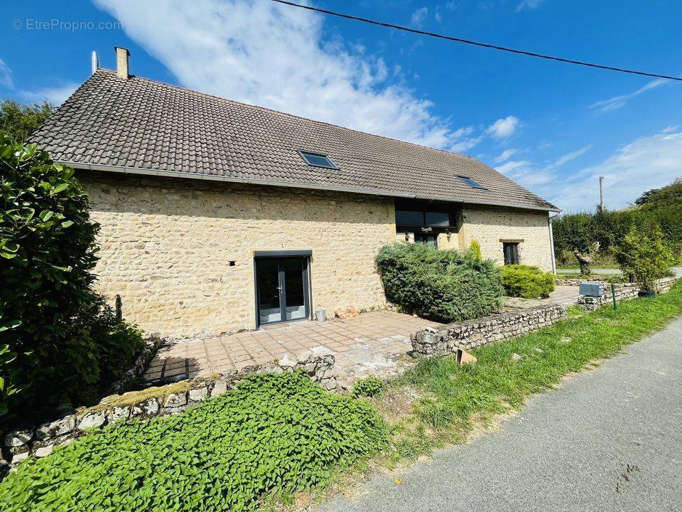 Mary, 1Hectare5, Grand Terrain, au calme, Nature - Maison à MARY