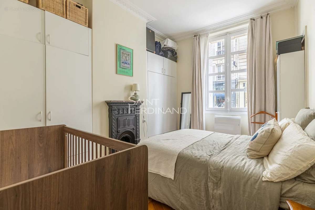 Appartement à PARIS-7E