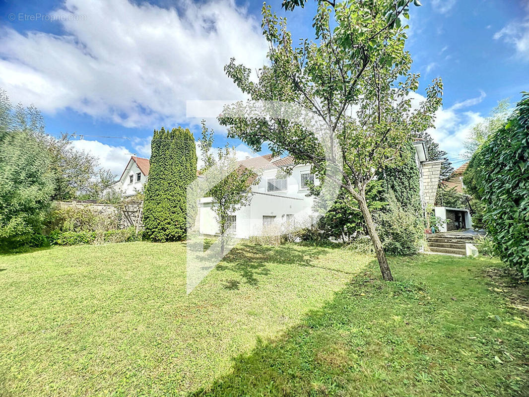 Maison à CHAMPIGNY-SUR-MARNE