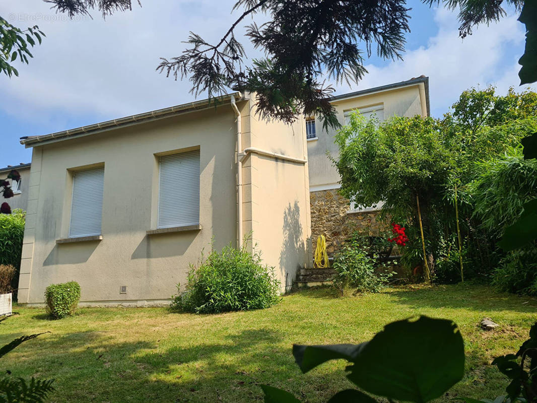 Maison à FONTENAY-LE-FLEURY