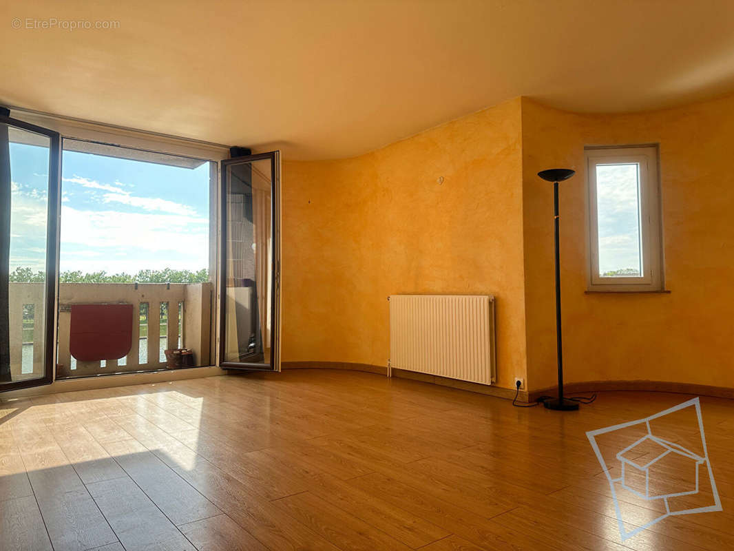 Appartement à MONTIGNY-LE-BRETONNEUX