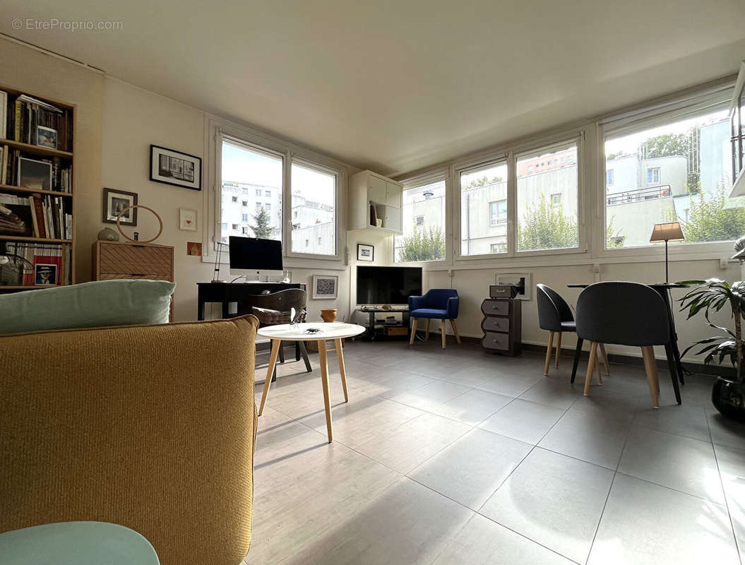 Appartement à PARIS-20E