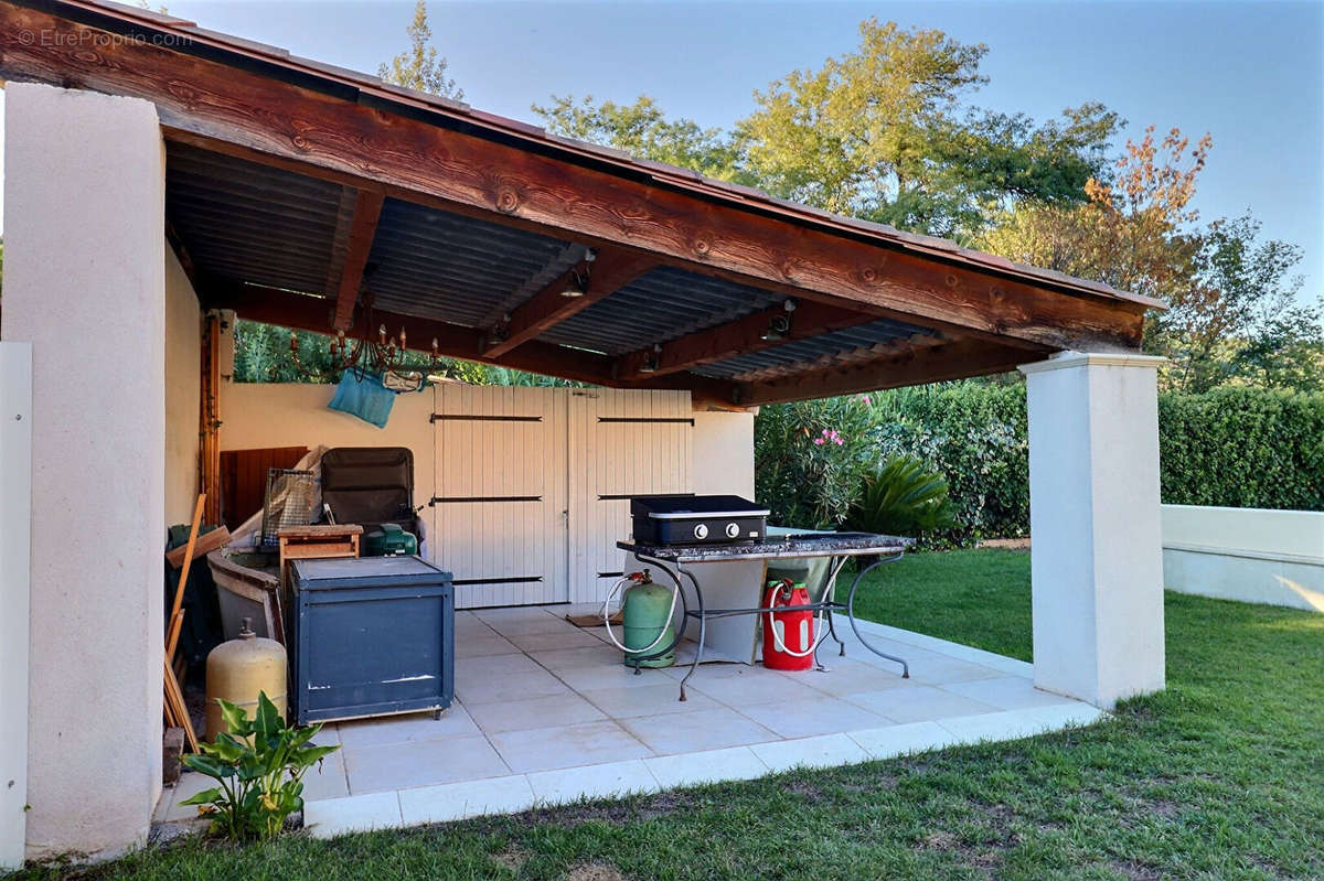 Maison à ROQUEBRUNE-SUR-ARGENS