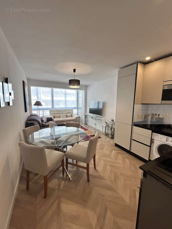 Appartement à ROQUEBRUNE-CAP-MARTIN