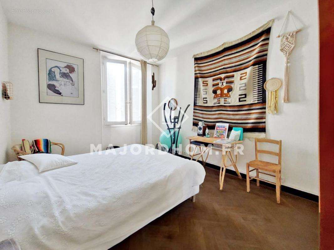 Appartement à MARSEILLE-5E