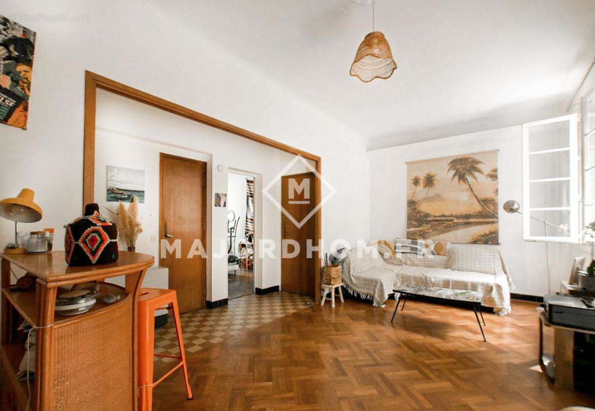 Appartement à MARSEILLE-5E