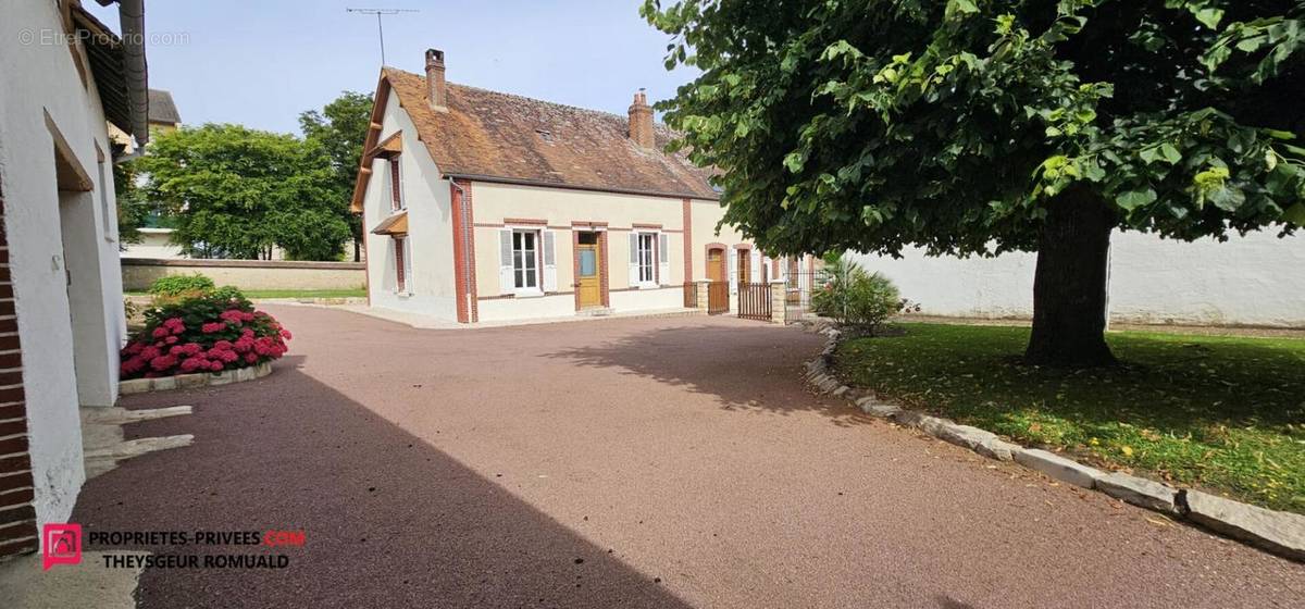 Maison à COURTENAY