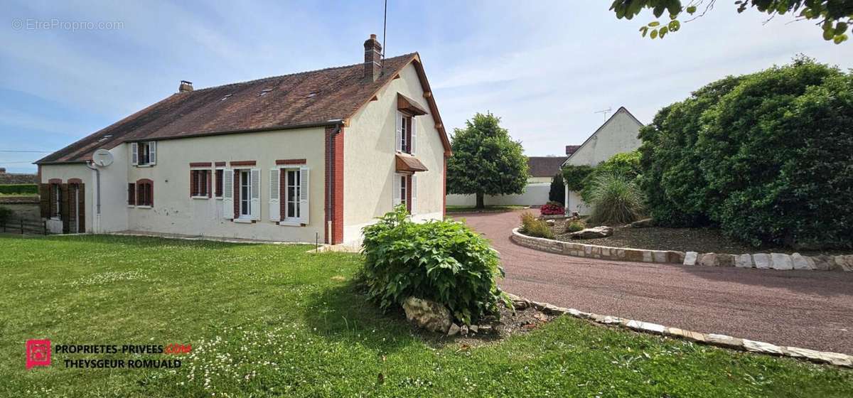 Maison à COURTENAY