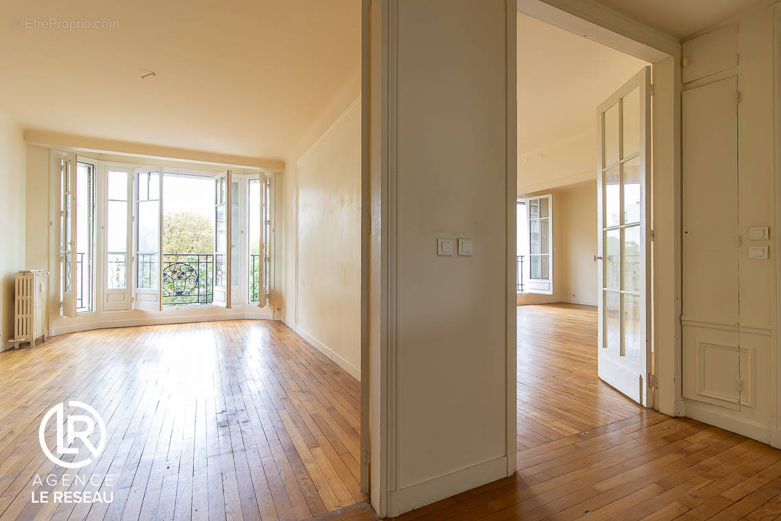 Appartement à PARIS-16E