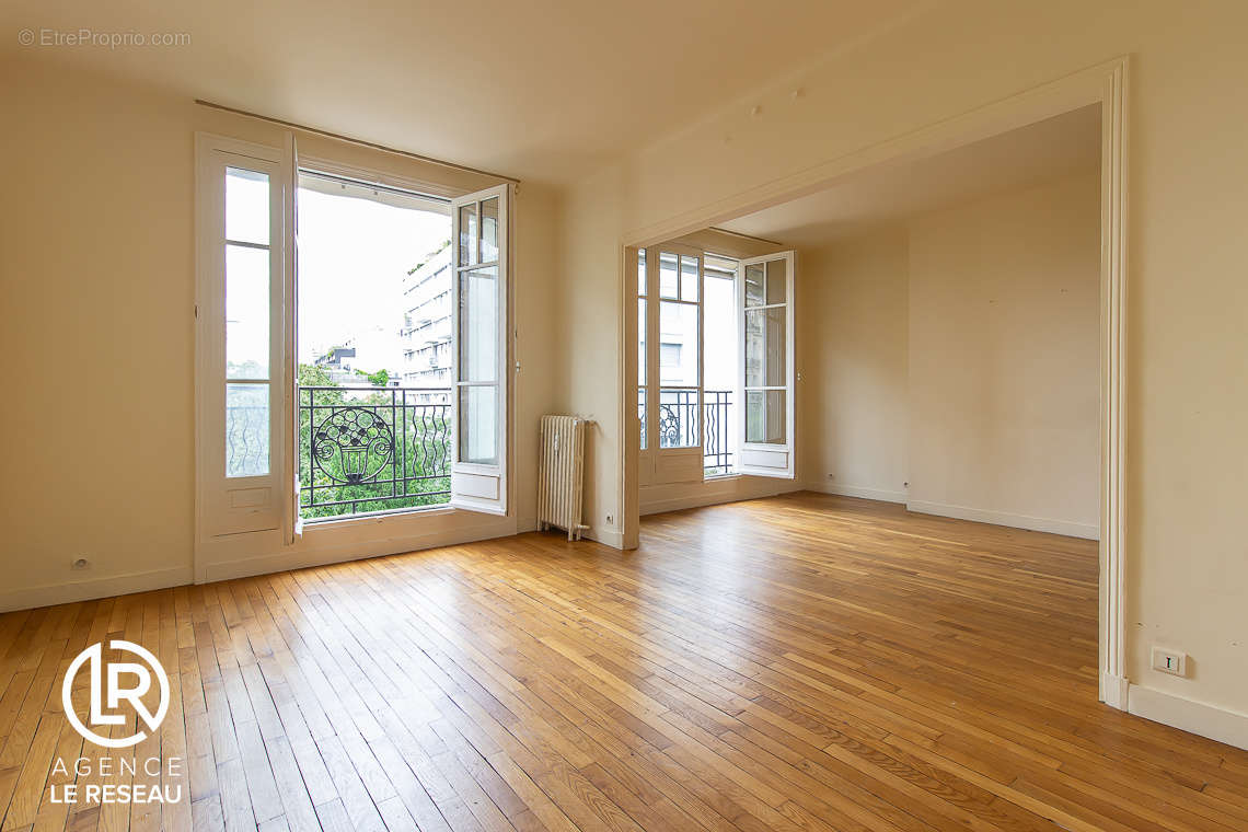 Appartement à PARIS-16E