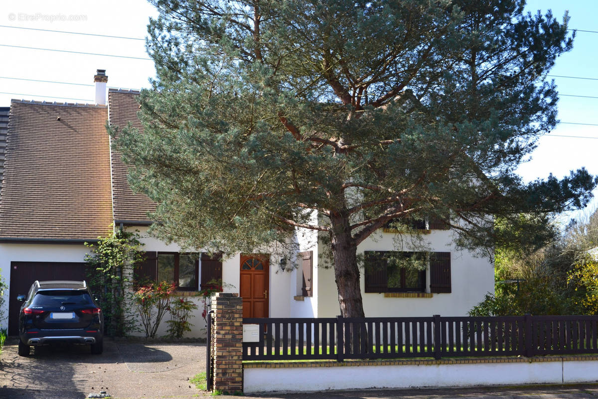 Maison à SAINT-REMY-LES-CHEVREUSE