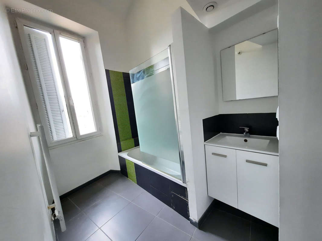 Appartement à MARSEILLE-16E