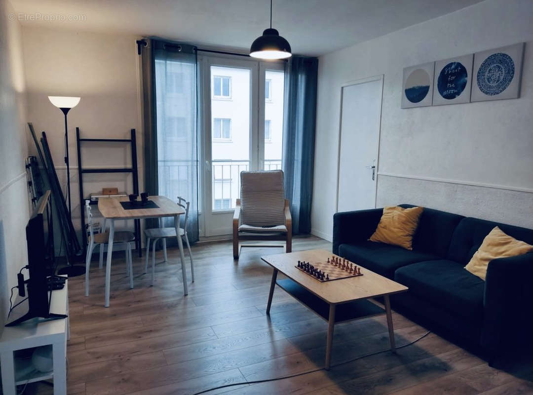 Appartement à SAINT-CYR-SUR-LOIRE