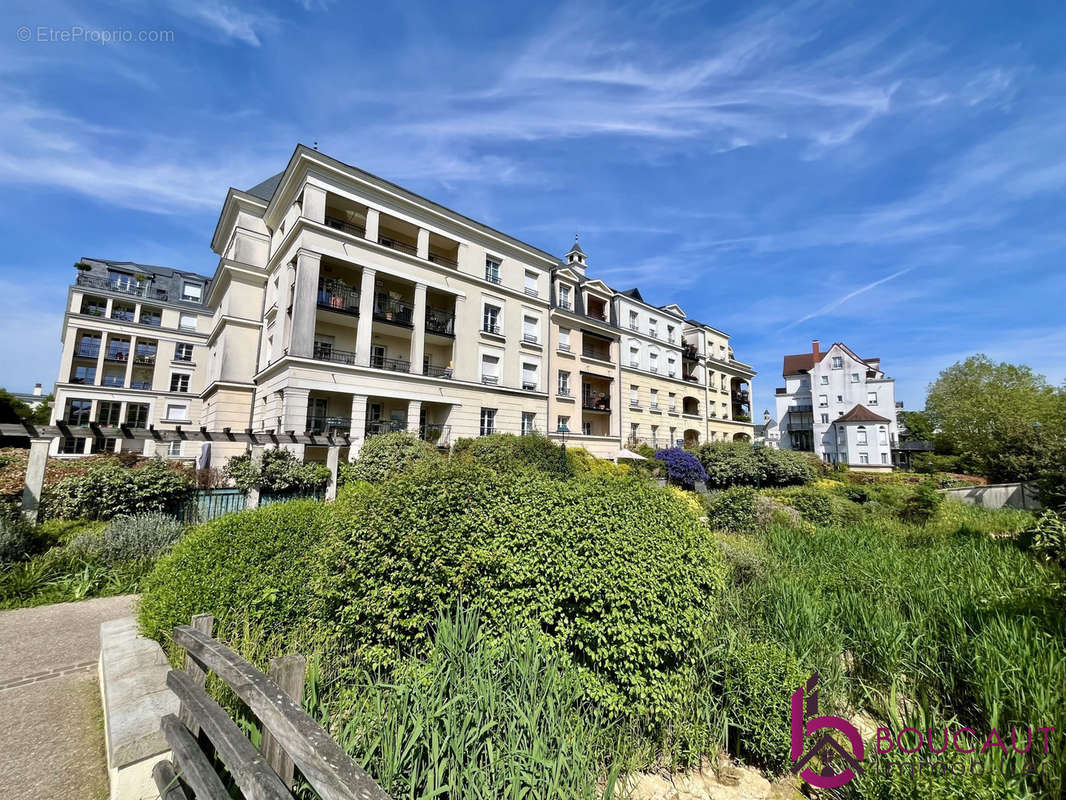 Appartement à LE PLESSIS-ROBINSON