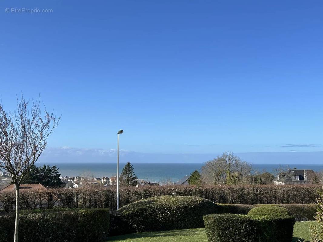 Appartement à BLONVILLE-SUR-MER