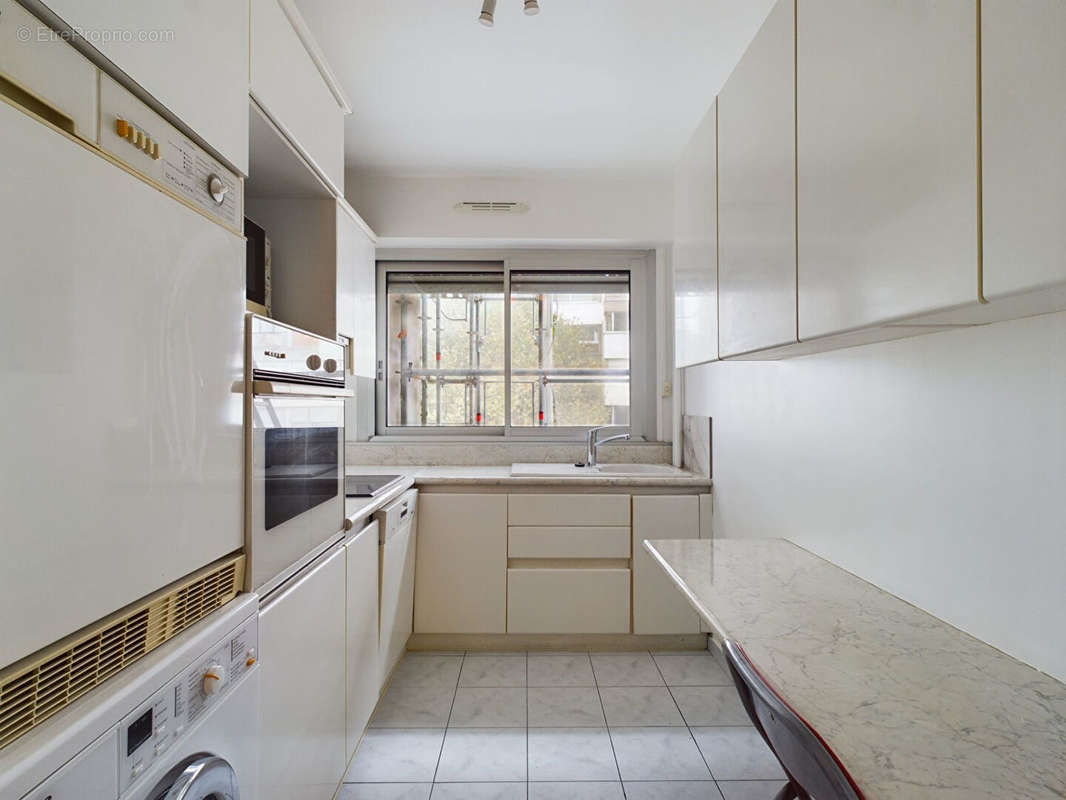 Appartement à PARIS-20E