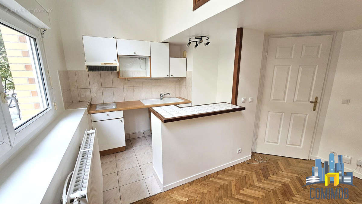 Appartement à COURBEVOIE