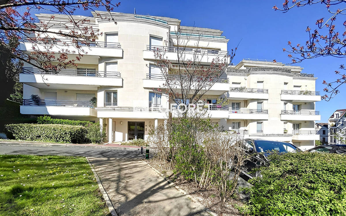 Appartement à LE PLESSIS-ROBINSON