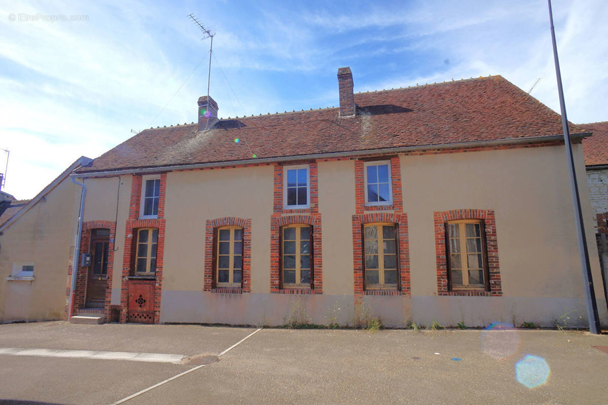 Appartement à AILLANT-SUR-THOLON