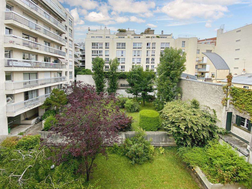 Appartement à PARIS-20E