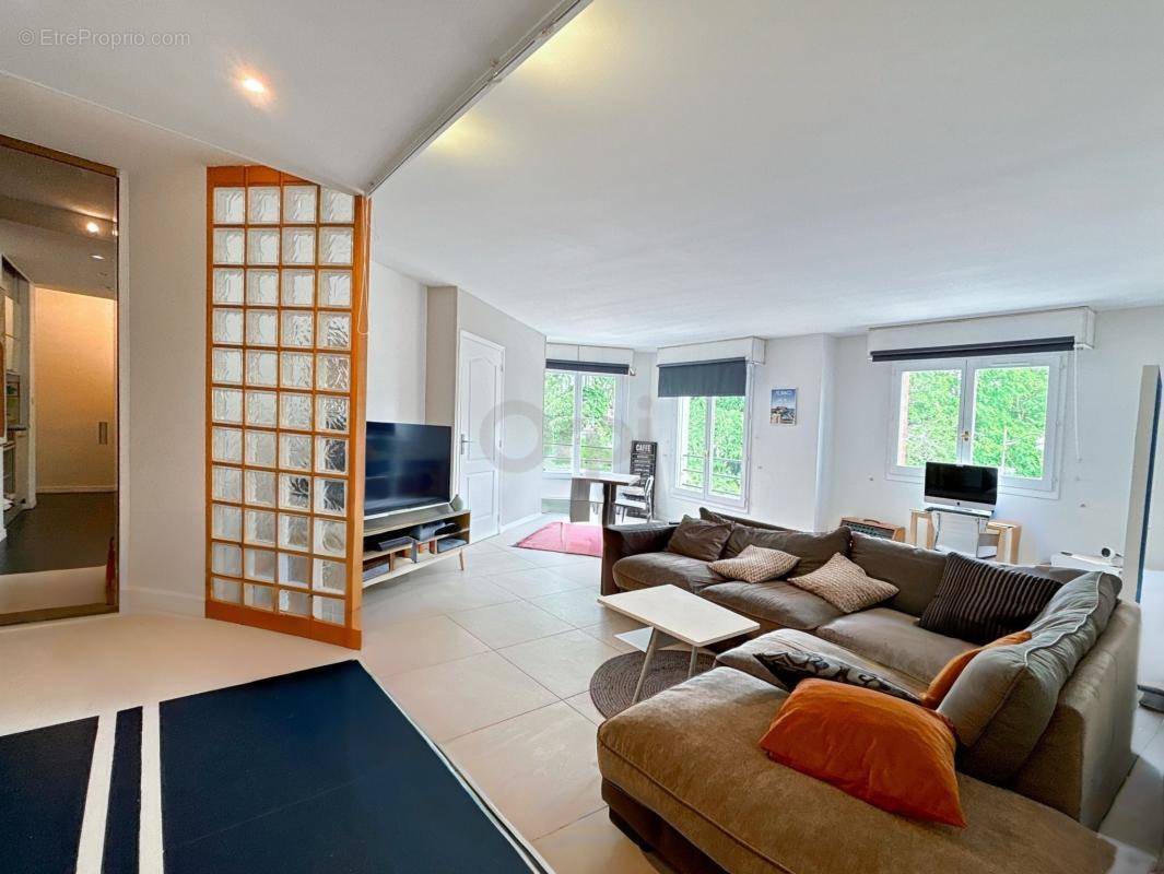 Appartement à PARIS-20E