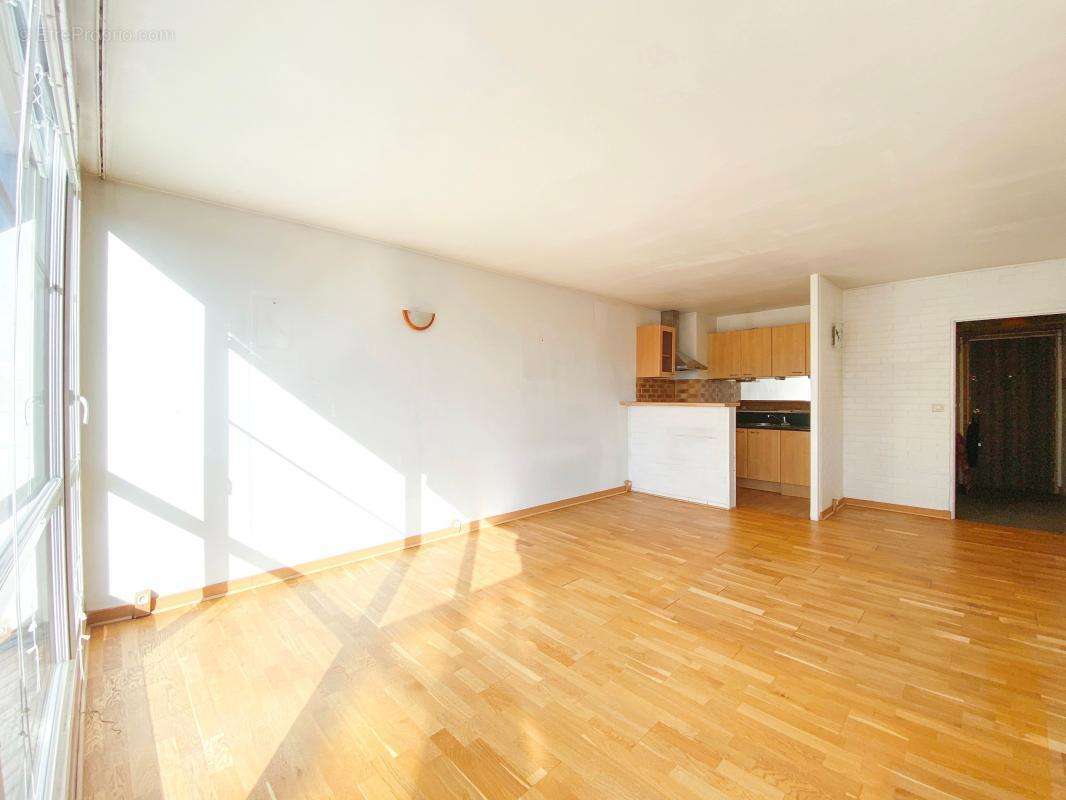 Appartement à PARIS-20E