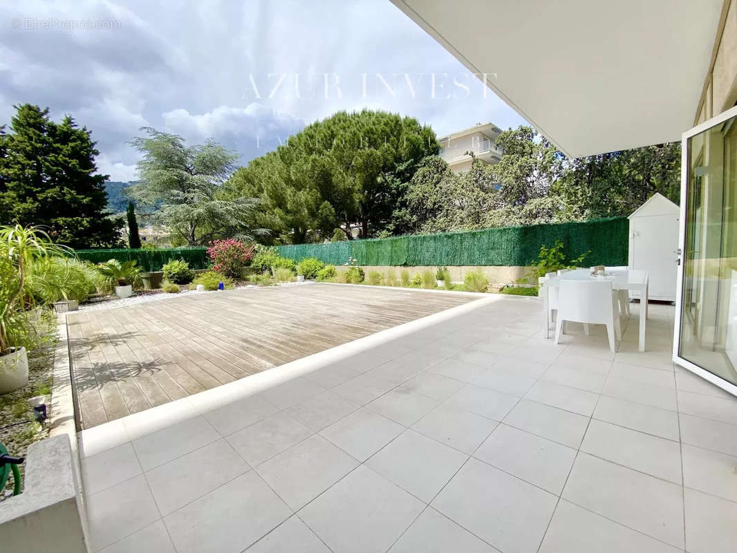 Appartement à ROQUEBRUNE-CAP-MARTIN