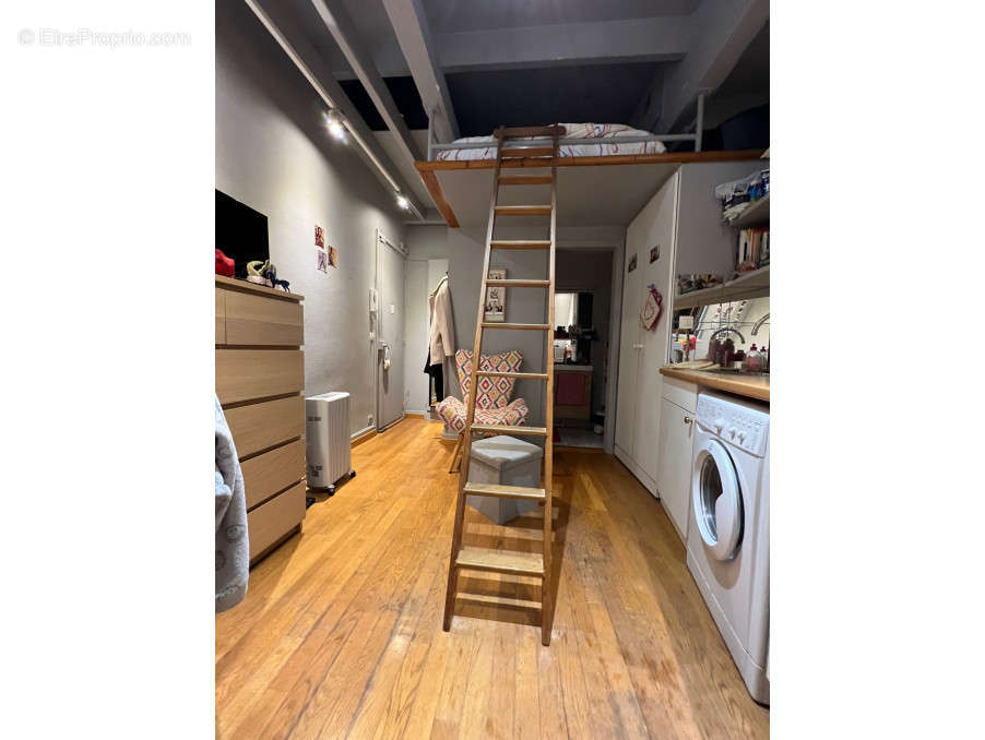 Appartement à PARIS-8E