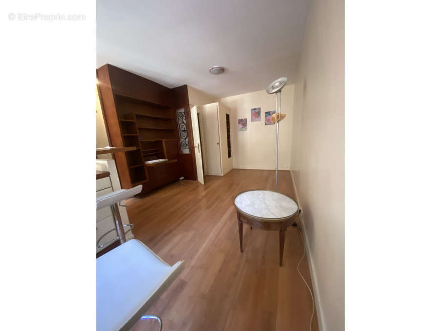 Appartement à PARIS-8E