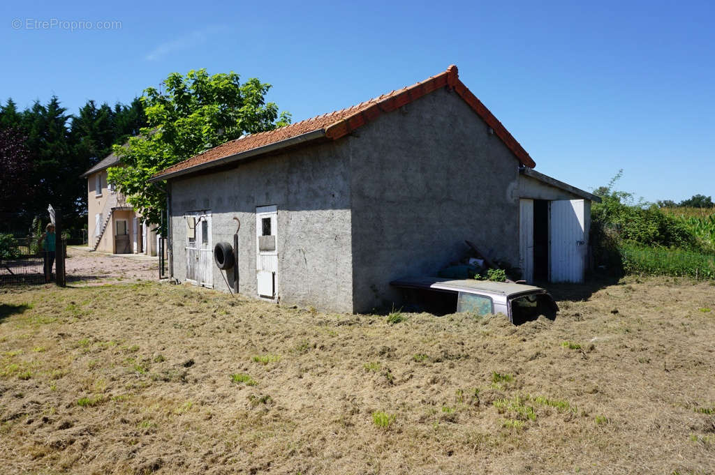 Maison à LE DONJON