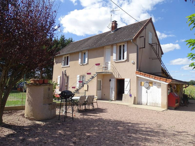 Maison à LE DONJON