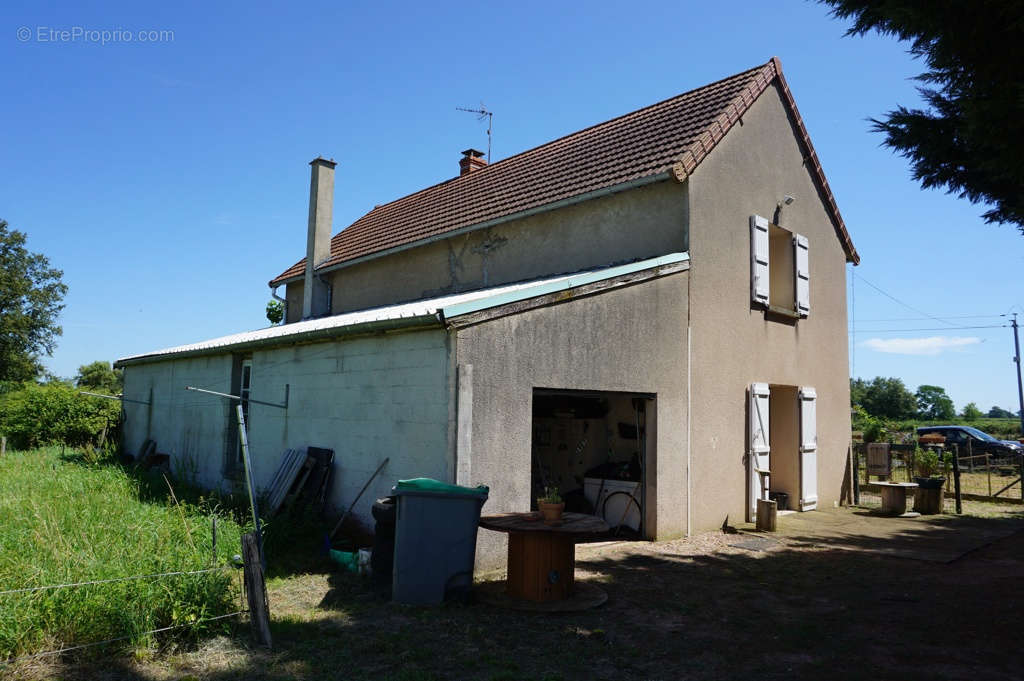 Maison à LE DONJON