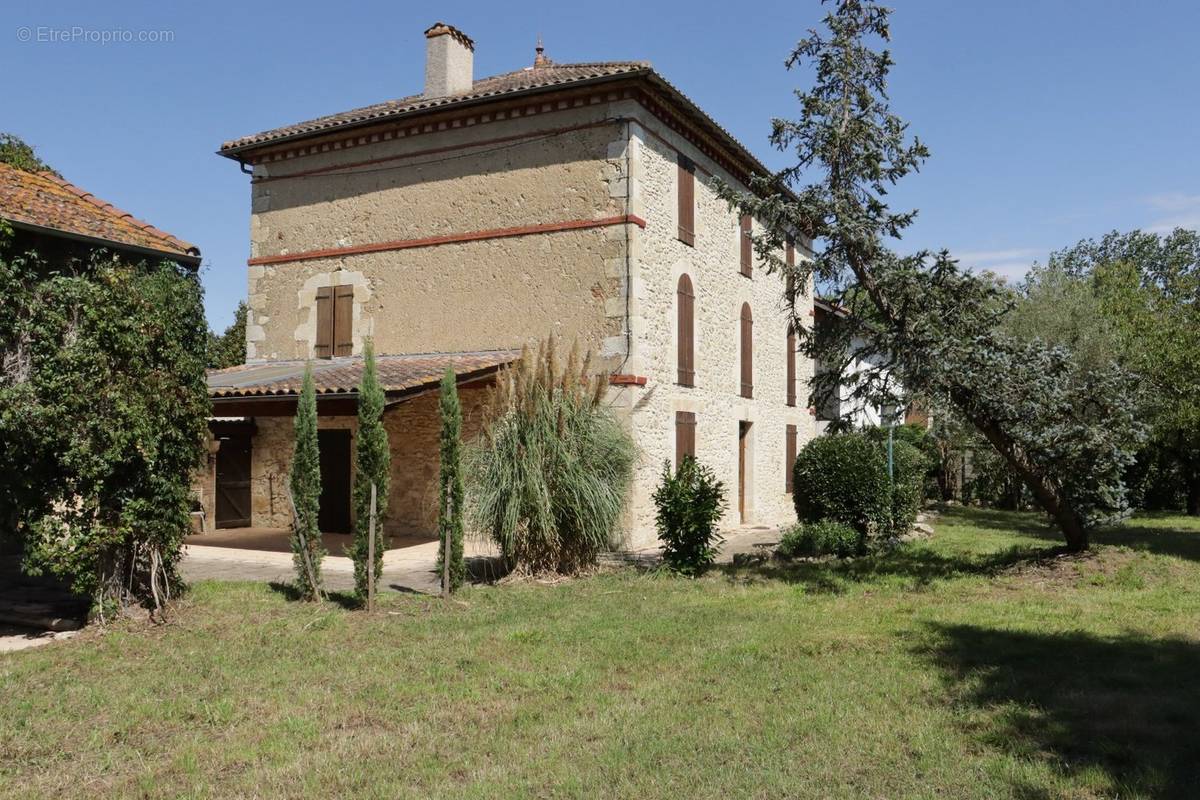 Maison à PAVIE