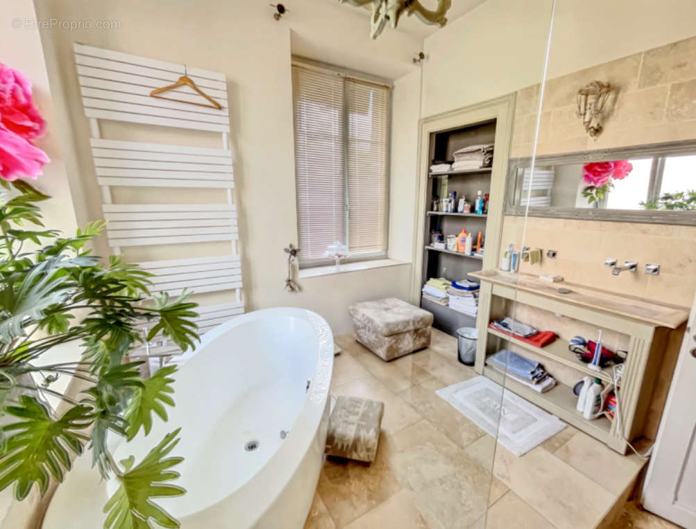 Appartement à AIX-LES-BAINS