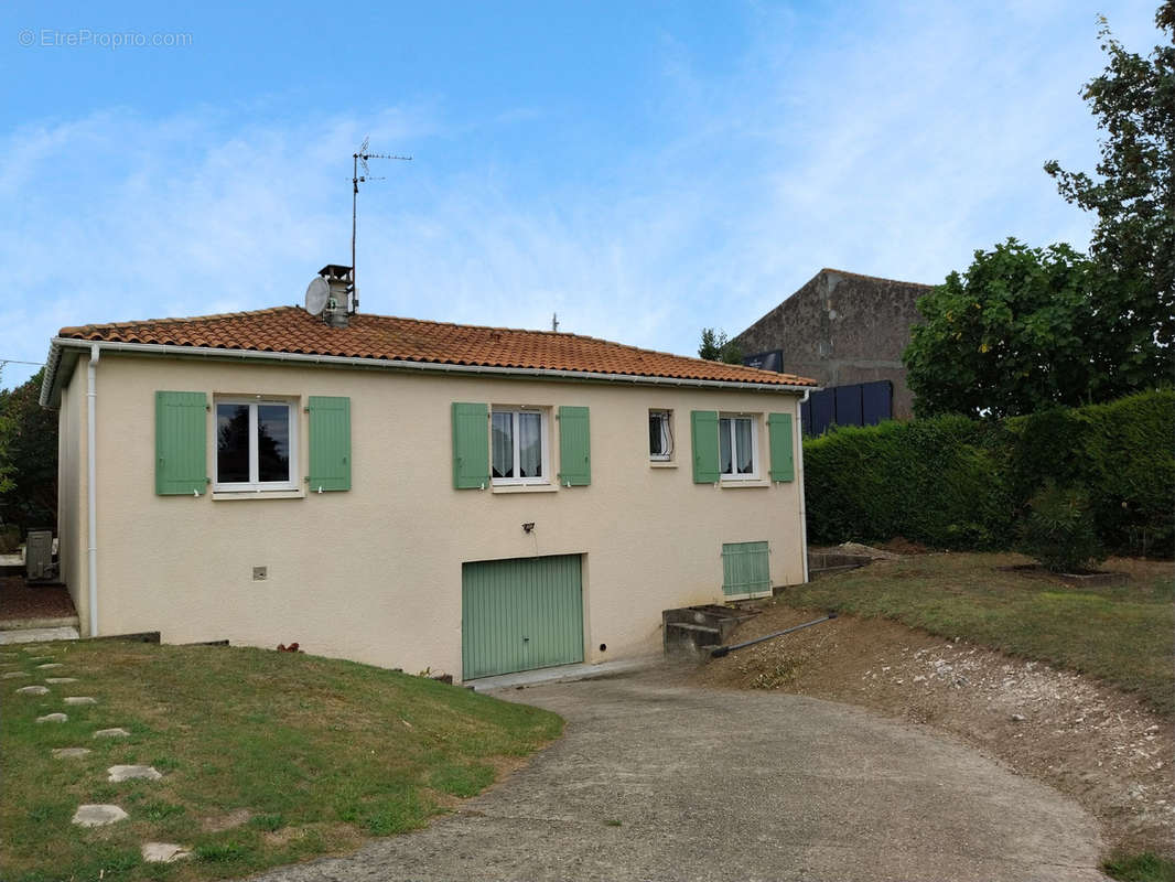 Maison à CHATEAUBERNARD